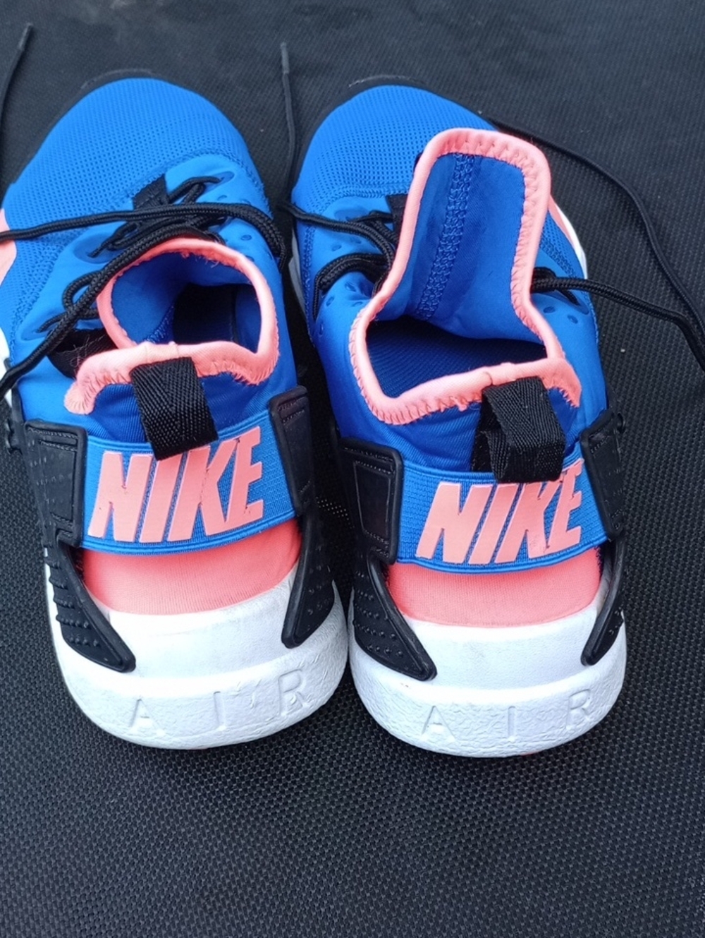 Nike Blue‎ and Pink Athletic Shoes - Picture 9 of 9